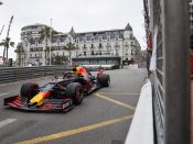 Een derde van de bevolking van Monaco is miljonair. Zo ook Max Verstappen die er zondag de Grand Prix rijdt.