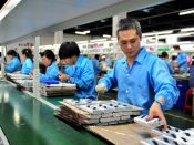 De Chinese economie is in het tweede kwartaal van dit jaar met 6,2 procent gegroeid. Sinds begin jaren negentig was het groeitempo van de inmiddels belangrijkste Aziatische economie niet meer zo laag.