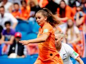Lieke Martens verdient bij FC Barcelona naar verluidt 2 ton per jaar