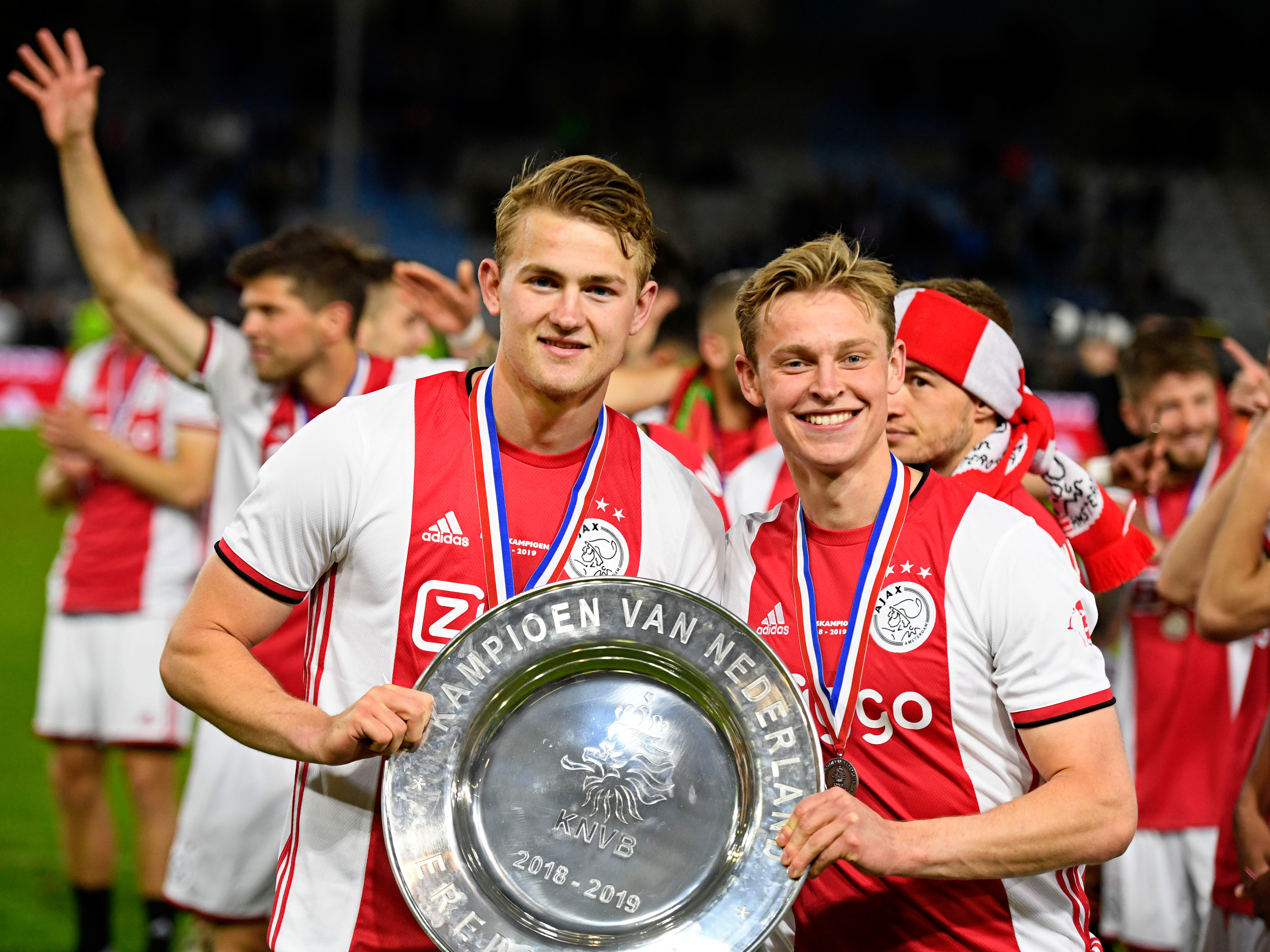Matthijs de Ligt en Frenkie de Jong, inmiddels oud-spelers van Ajax.