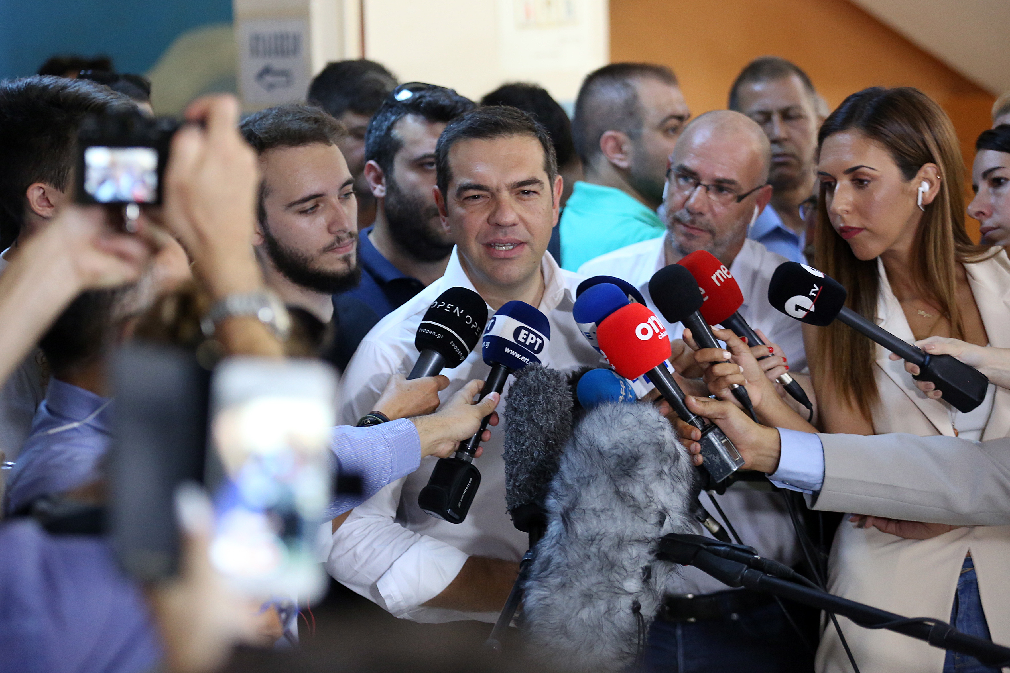 Waarnemers schrijven de nederlaag van de linkse premier Alexis Tsipras en zijn Syriza-partij toe aan de strenge bezuinigingsmaatregelen van de afgelopen jaren
