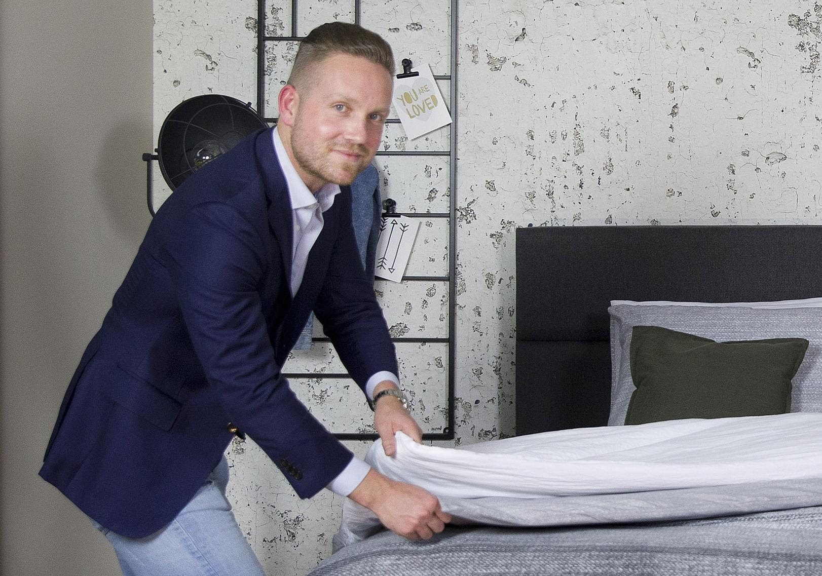 CEO Niels Verwij van Dekbed-Discounter, het bedrijf dat Koopjedeal.nl uit het faillissement overneemt.