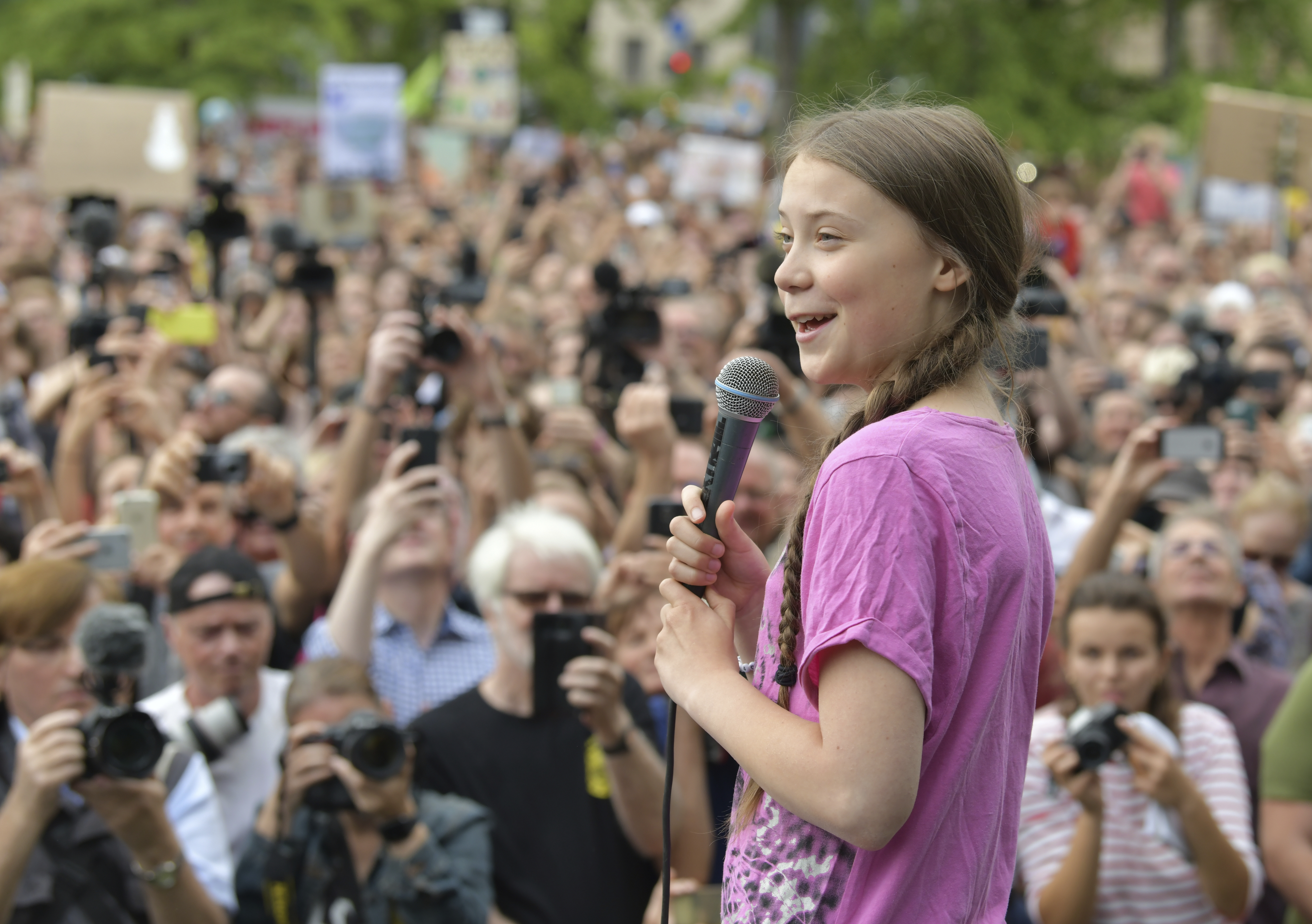 Klimaatactivist Greta Thunberg neemt deel aan een schoolstaking in Berlijn op 19 juli 2019. Foto: Paul Zinken/AP
