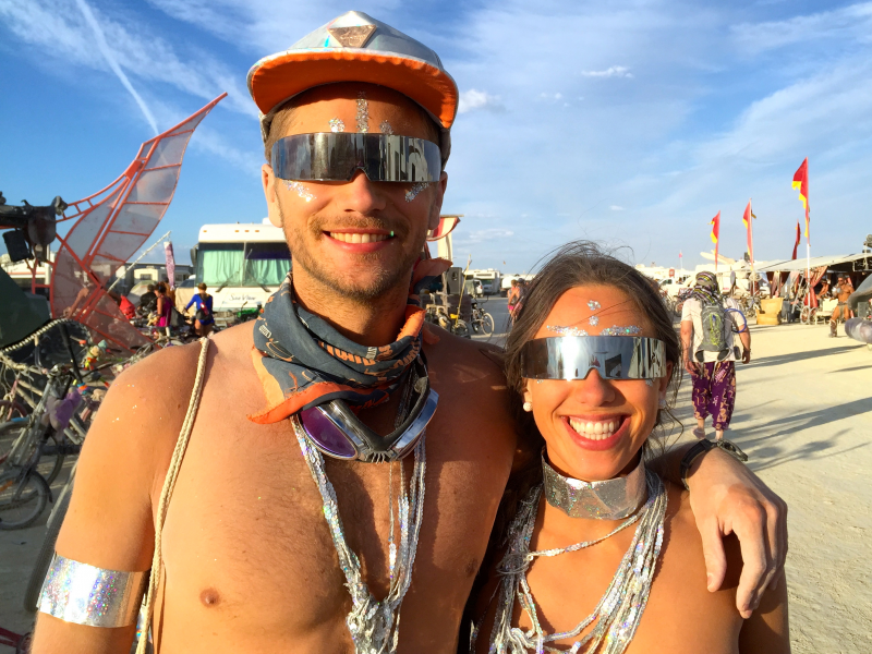 Verrassend The wildest costumes at Burning Man over the years EZ-26