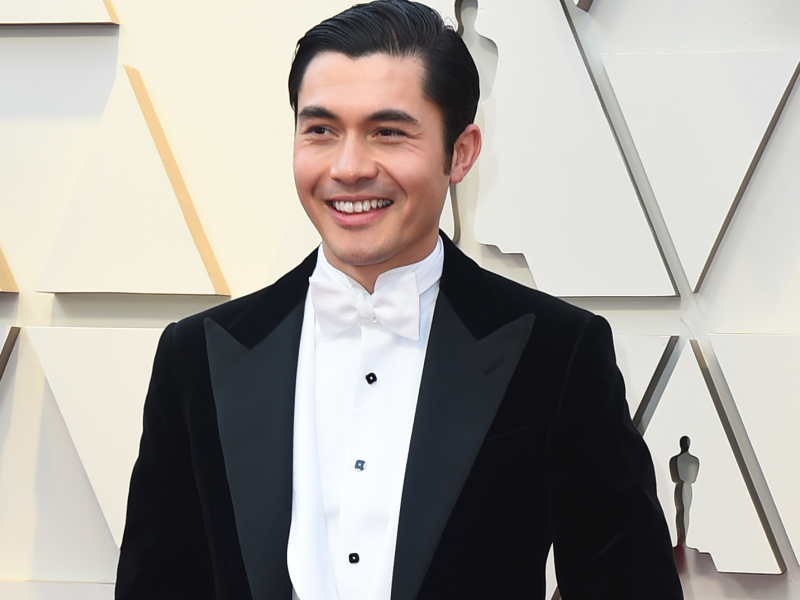 Malaysian actors. Генри Голдинг джентльмены. Henry Golding 2021. Генри Голдинг фото. Генри Голдинг с женой.