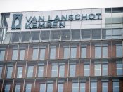 Exterieur van het kantoor van vermogensbeheerder Van Lanschot Kempen op de Amsterdamse Zuidas