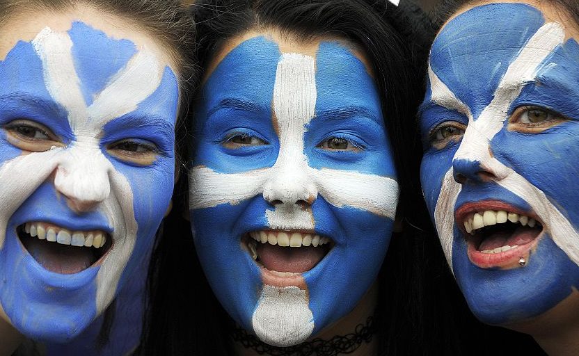 Opiniepeilingen zien de steun een Schotse onafhankelijkheid stijgen tot gemiddeld op 49%, zo blijkt uit een analyse van een Britse opiniepeiler.