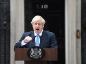 De Britse premier Boris Johnson heeft dinsdagnacht een gevoelige nederlaag geleden in het Lagerhuis. Daar maakten parlementariërs de weg vrij voor een stemming over een voorstel dat moet voorkomen dat het Verenigd Koninkrijk op 31 oktober zonder deal uit de EU stapt.
