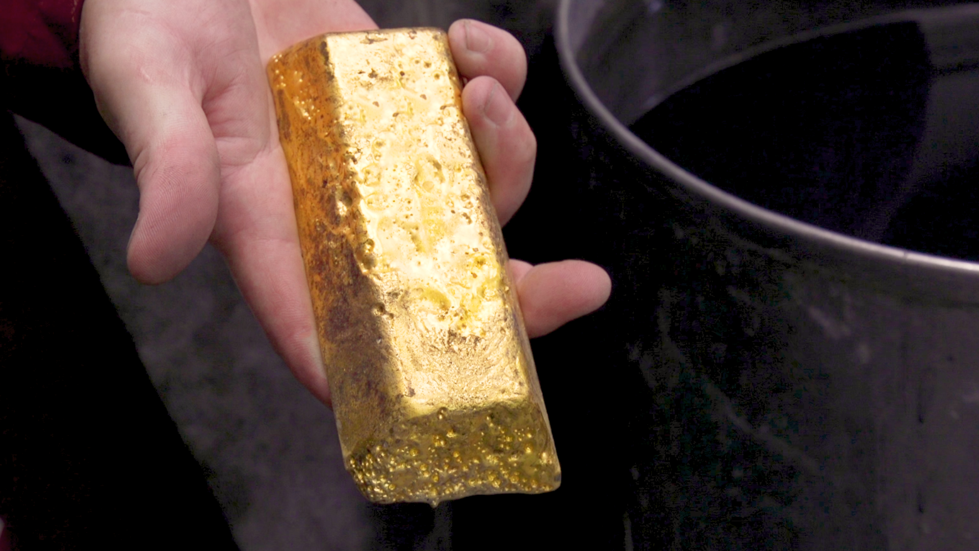 Прочное ли золото. Почему золото дорогое. Зачем золото. Золото всегда в цене. Почему золото назвали золотом