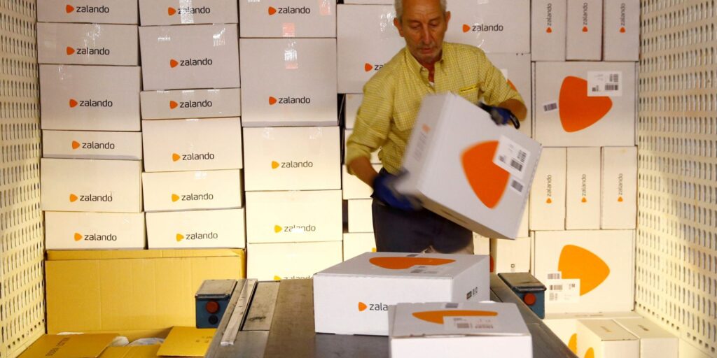 Een Zalando-medewerker.