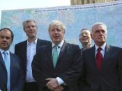 De Conservatieve premier Johnson voert campagne met de slogan 'Get Brexit done'.