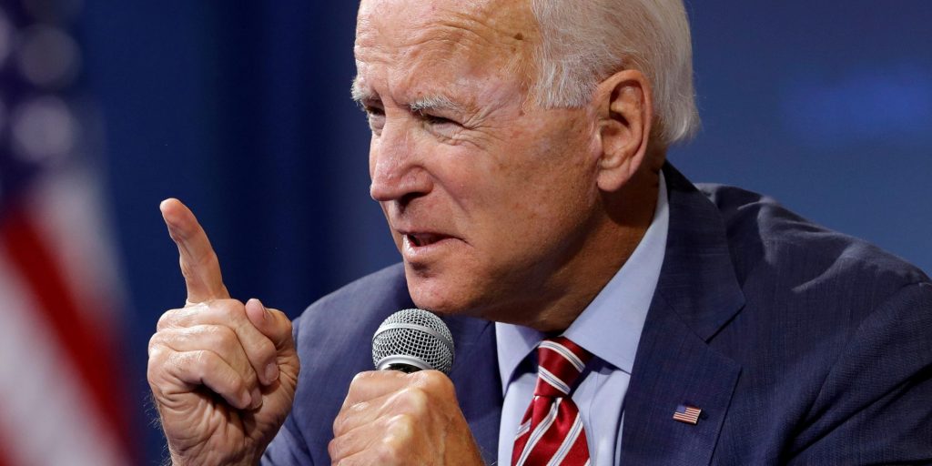 Wanneer Joe Biden de Amerikaanse verkiezingen wint, ligt er een draaiboek voor hem klaar waarmee hij de erfenis van Donald Trump stap voor stap tot de grond toe afbreekt.