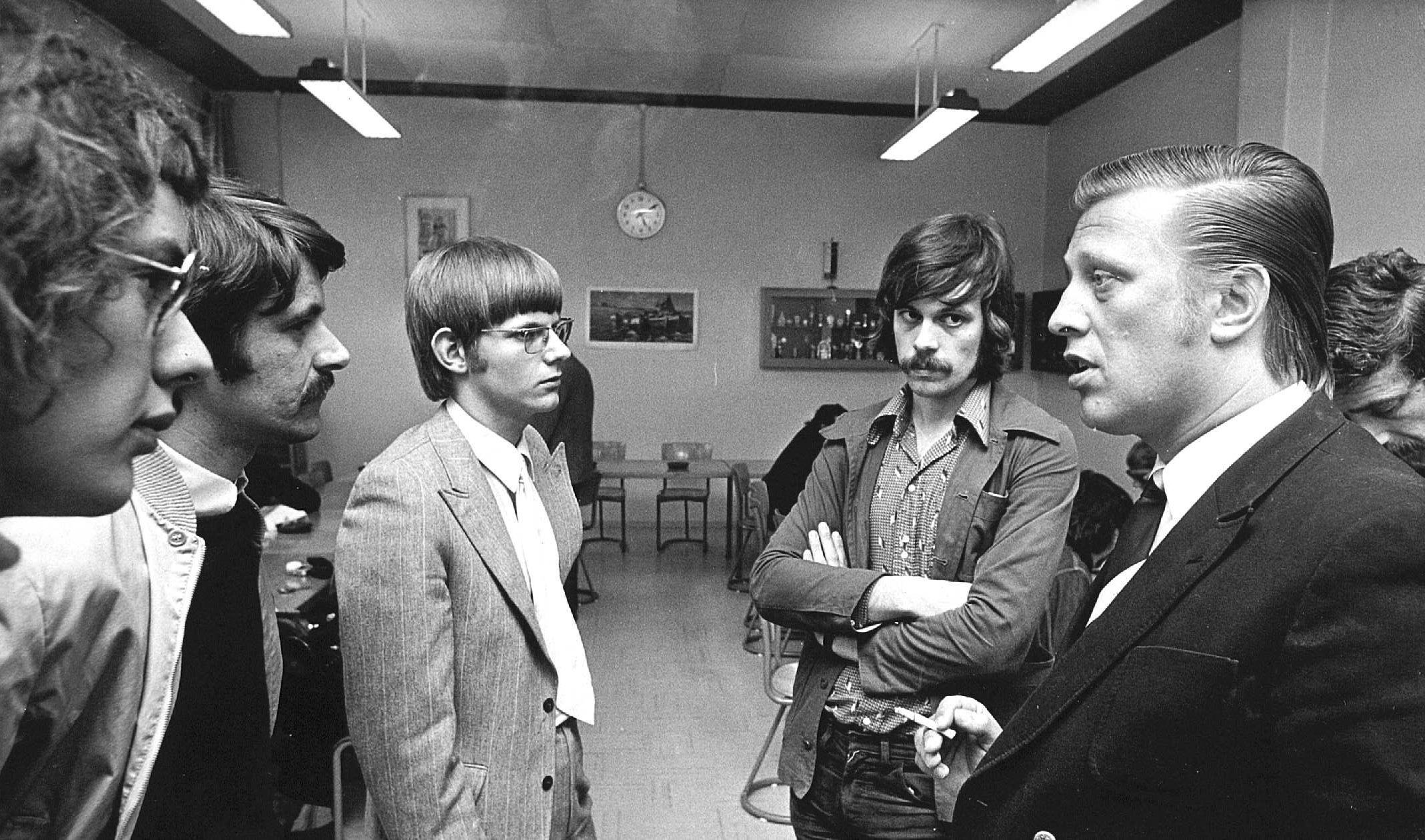 John de Mol Sr. (rechts) in 1971 als directeur van Radio Noordzee. Foto: ANP