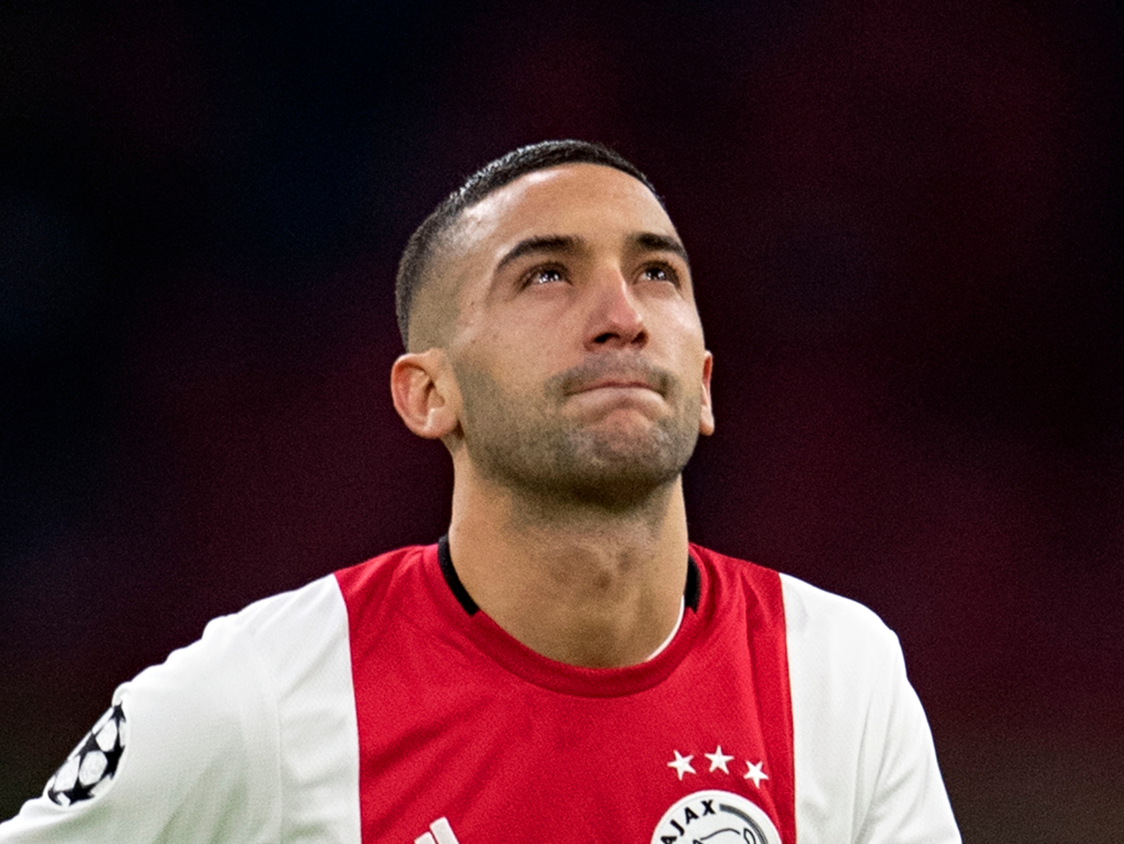 Ajax-speler Hakim Ziyech is teleurgesteld na de uitschakeling in de Champions League.
