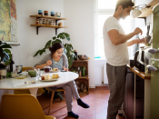 Een stressvolle baan kan, als je niet oplet, voor flinke problemen zorgen in privé-leven. De relatie met je partner kan er zelfs schade door oplopen.