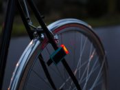 de Litta, een duurzaam  fietslampje met een mini-zonnepaneel dat ook nog eens diefstal-proof is.
