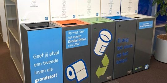 Het UWV neemt afval scheiden heel serieus