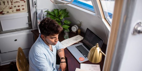 Zzp'ers krijgen binnenkort waarschijnlijk de plicht om een arbeidsongeschiktheidsverzekering( aov) af te sluiten. Dat heeft hoogstwaarschijnlijk ook gevolgen voor de maximale hypotheek van zelfstandigen.