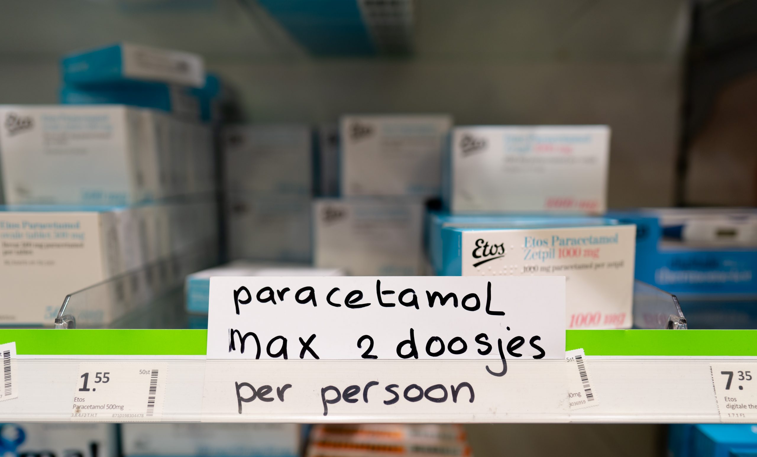 Bij de Etos mogen klanten maximaal 2 pakjes paracetamol mee.
