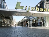 Lege straten in het centrum van Rotterdam tijdens de coronacrisis.