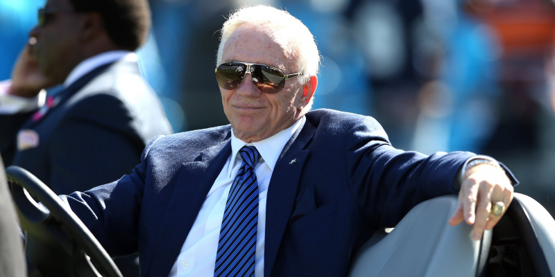 Jerry Jones appeared to make picks for the NFL draft from his $250 ...