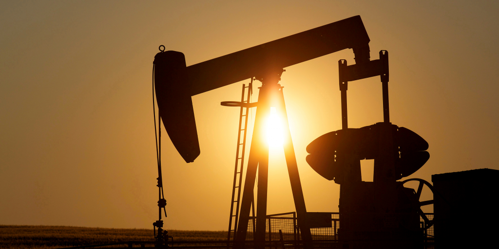 Door de prijsval was een vat West Texas Intermedia (WTI) van 159 liter maandagavond tijdelijk liefst 42 dollar negatief, om daarna iets terug te veren tot 24 dollar negatief.