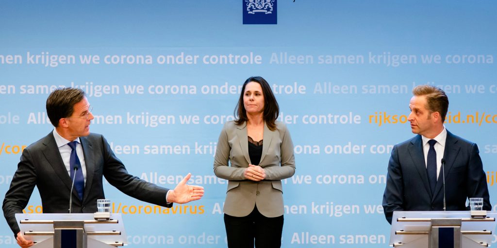 Premier Mark Rutte en Minister Hugo de Jonge van Volksgezondheid, Welzijn en Sport