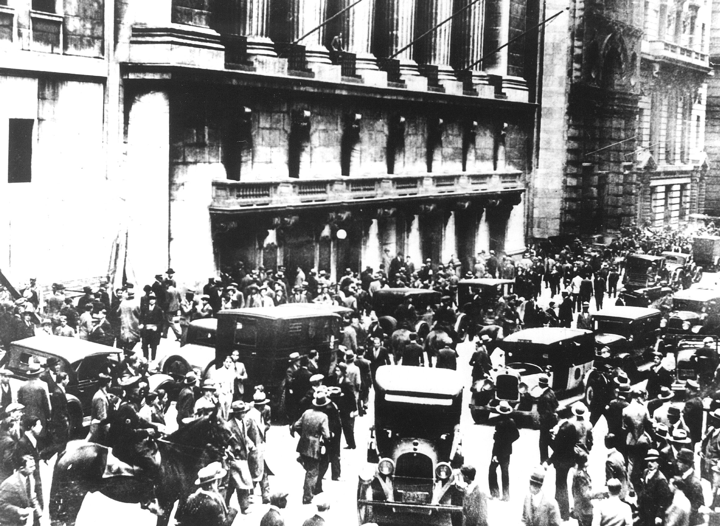 Archieffoto van 29 oktober 1929 toen de Verenigde Staten de ergste beurscrisis kregen te verwerken in de geschiedenis.