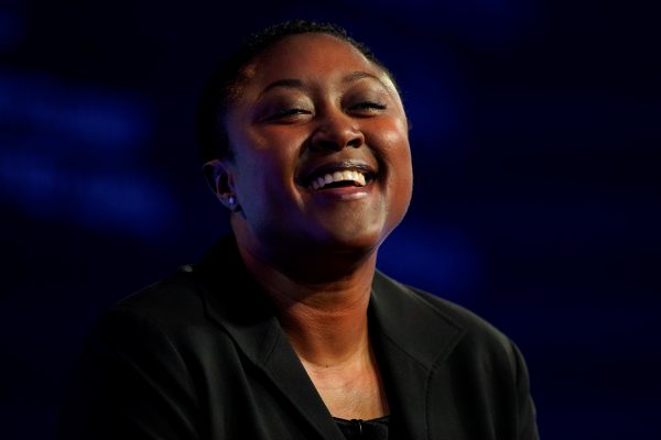 Foto: Aicha Evans, de huidige CEO van Zoox. Bron: REUTERS/ Mike Blake Foto: Aicha Evans, de huidige CEO van Zoox. Bron: REUTERS/ Mike Blake