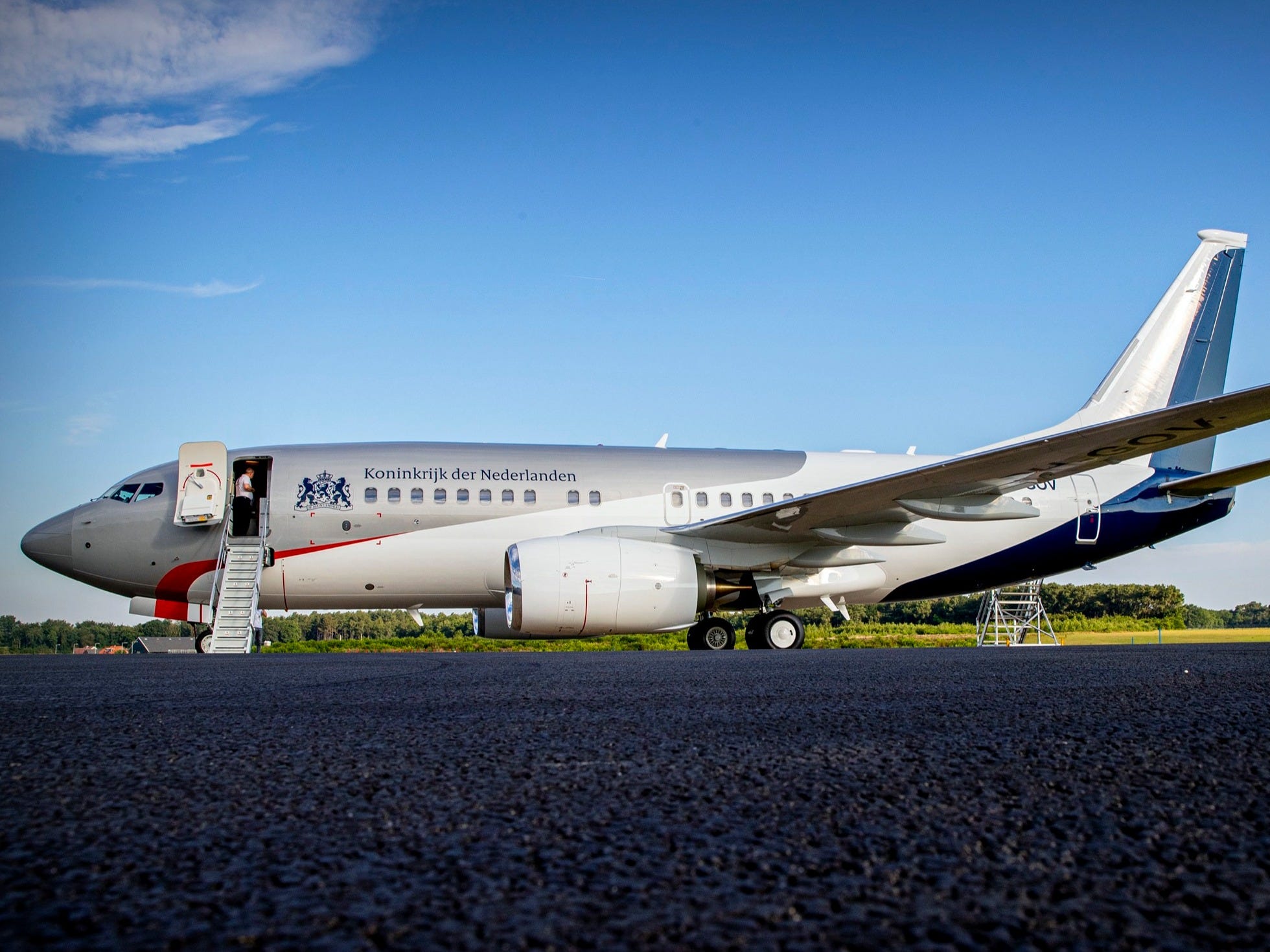 De Nederlandse regering maakt sinds een jaar gebruik van de PH-GOV als regeringsvliegtuig. Dat is een Boeing 737 van het type Business Jet.
