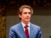 Bas van 't Wout (VVD) legt in 2017 de eed af tijdens de installatie van de nieuwe Kamerleden na de Tweede Kamerverkiezingen.