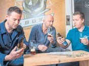 Victor Küppers, Armand Haan en Tim Remmerswaal, de oprichter van Beer in a Box.