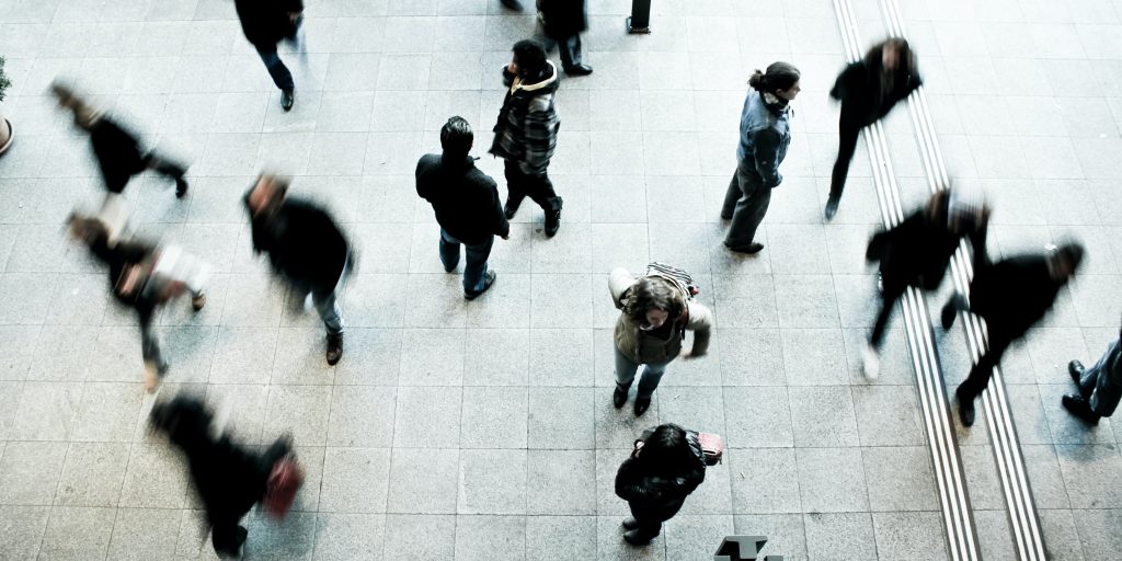 De klap van de coronacrisis galmt nog lang na, verwacht ook het Centraal Planbureau. Het herstel van de Nederlandse economie in 2021 zal niet sterk genoeg zijn om de krimp van dit jaar goed te maken.