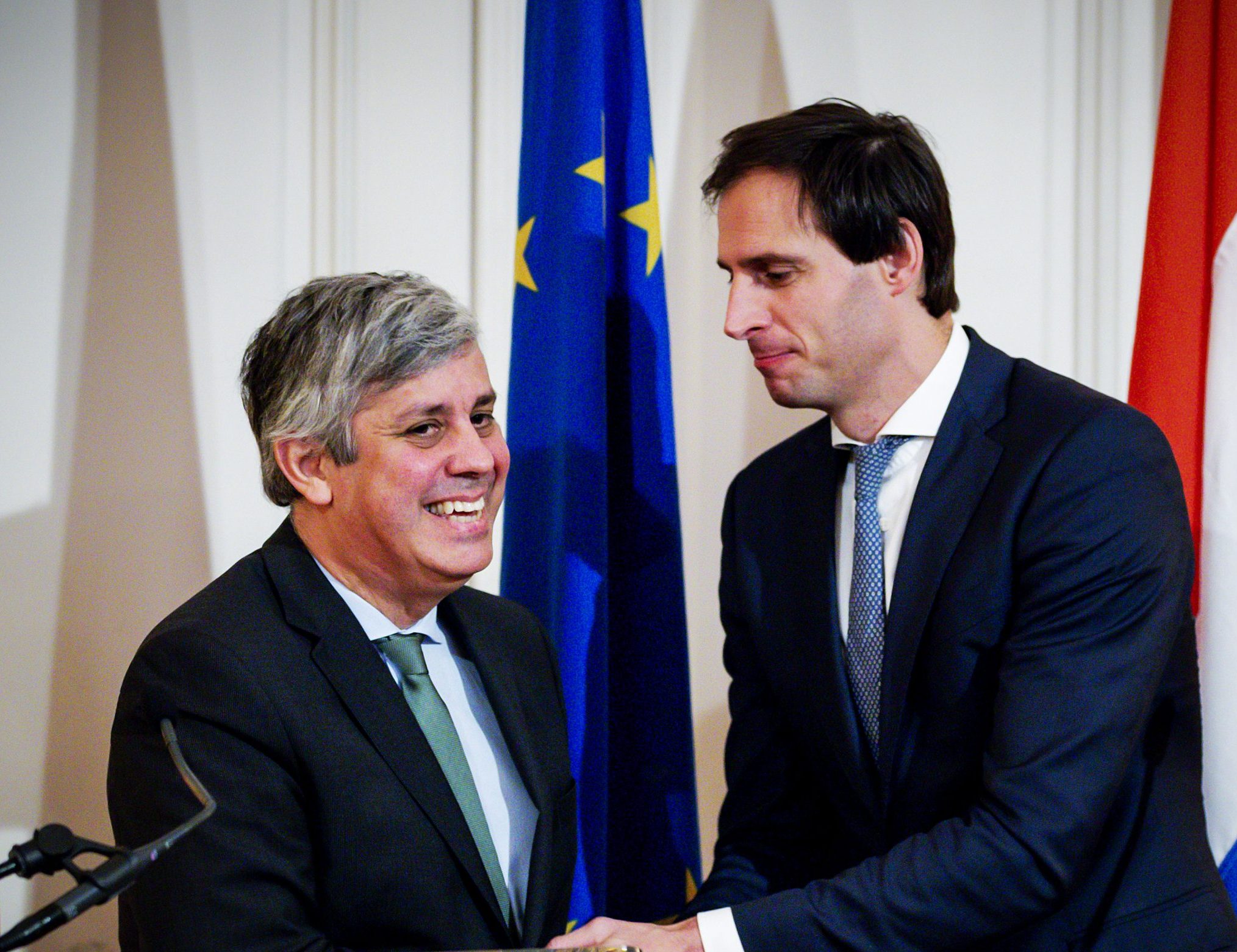 Minister Hoekstra (r) ontmoette eurogroepvoorzitter Mário Centeno in 2018 in Den Haag.