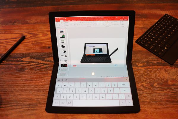Foto: De ThinkPad X1 Fold van Lenovo. Bron: Monica Chin/Business Insider Foto: De ThinkPad X1 Fold van Lenovo. Bron: Monica Chin/Business Insider