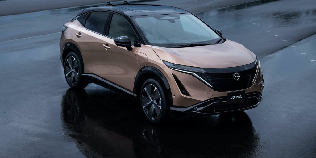 De nieuwe Nissan Ariya heeft een indrukwekkende actieradius van bijna 500 kilometer en is de eerste volledig elektrische crossover van Nissan.