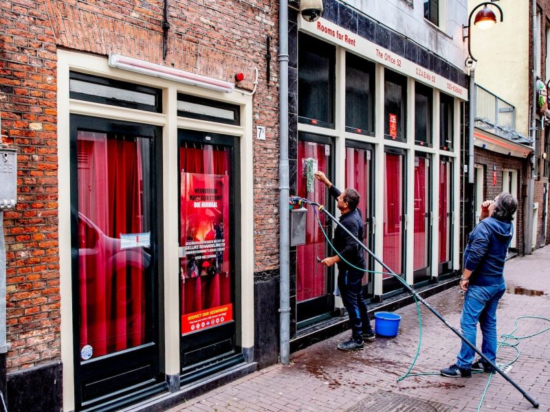 No Kissing Allowed Photos Show How Sex Workers In Amsterdam S Red