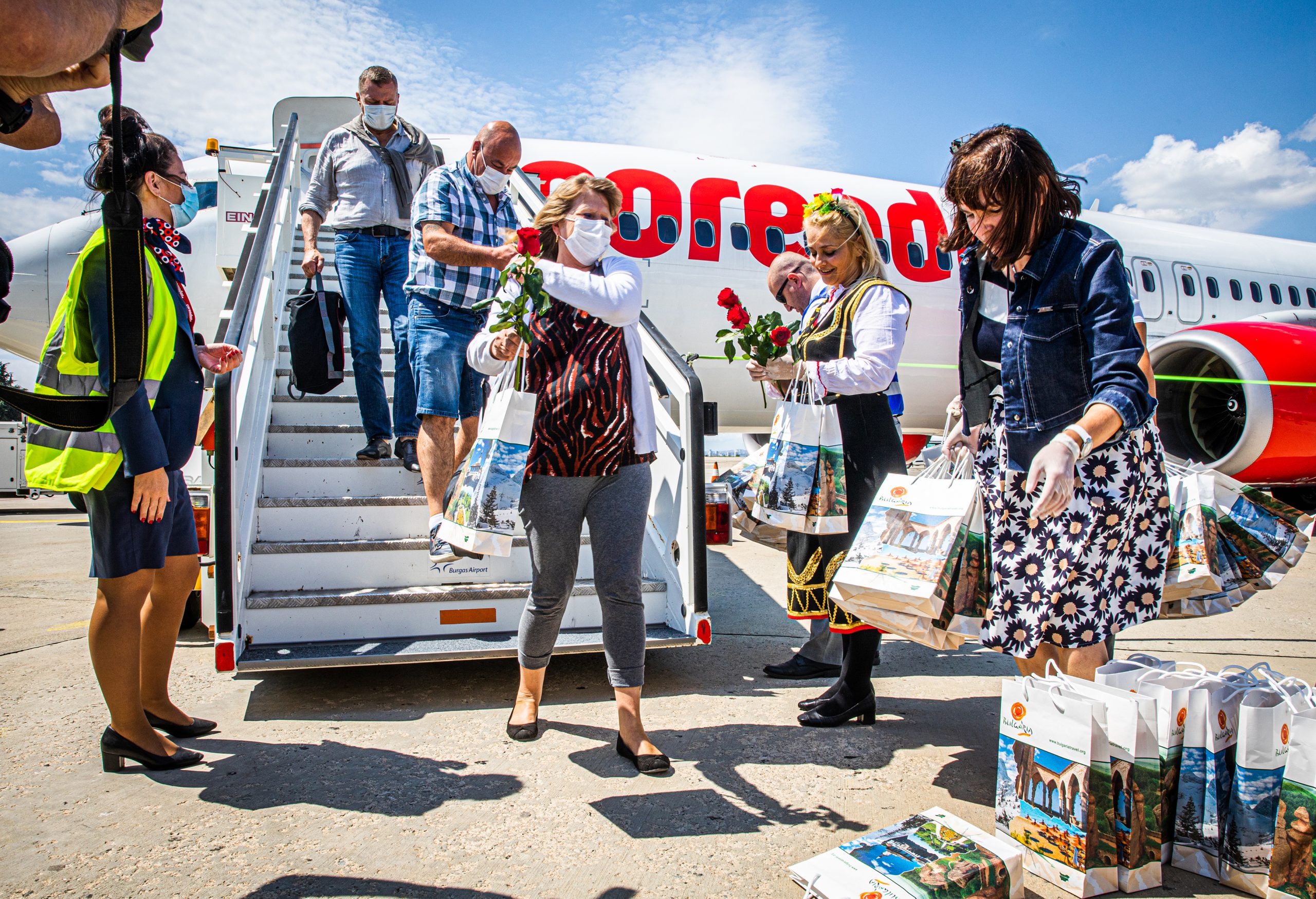 Nederlandse vakantiegangers komen met een Corendonvlucht van eind juni aan in Bulgarije.