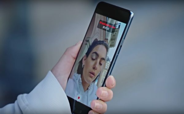 Foto: Een afbeelding van de OnePlus Nord uit een promovideo van de Chinese smartphonemaker. Bron: OnePlus/YouTube Foto: Een afbeelding van de OnePlus Nord uit een promovideo van de Chinese smartphonemaker. Bron: OnePlus/YouTube