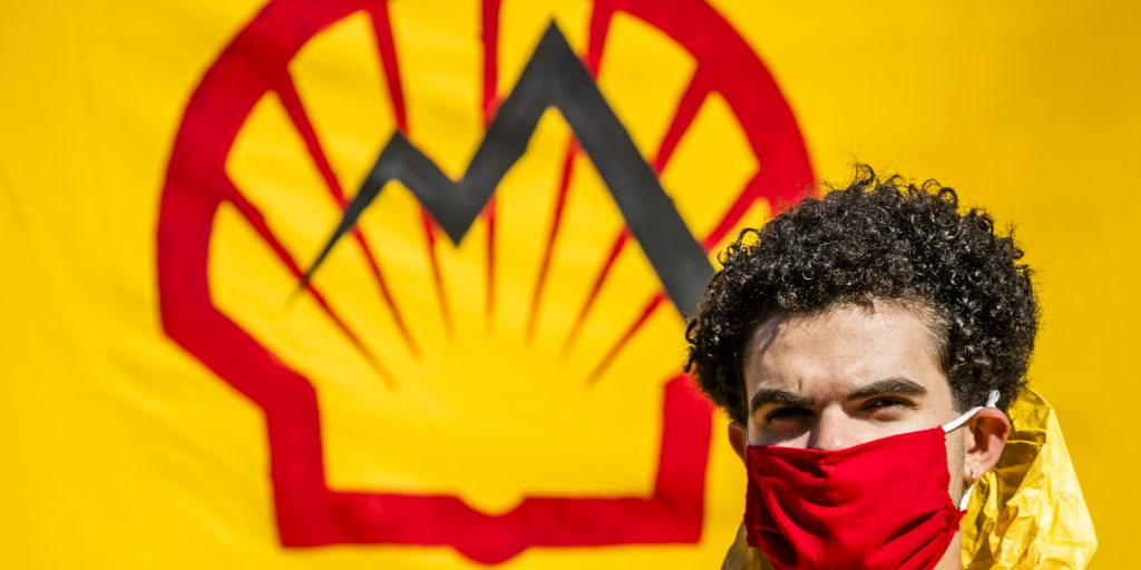 Actievoerders van Code Rood demonstreerden in mei bij het hoofdkantoor van Shell.