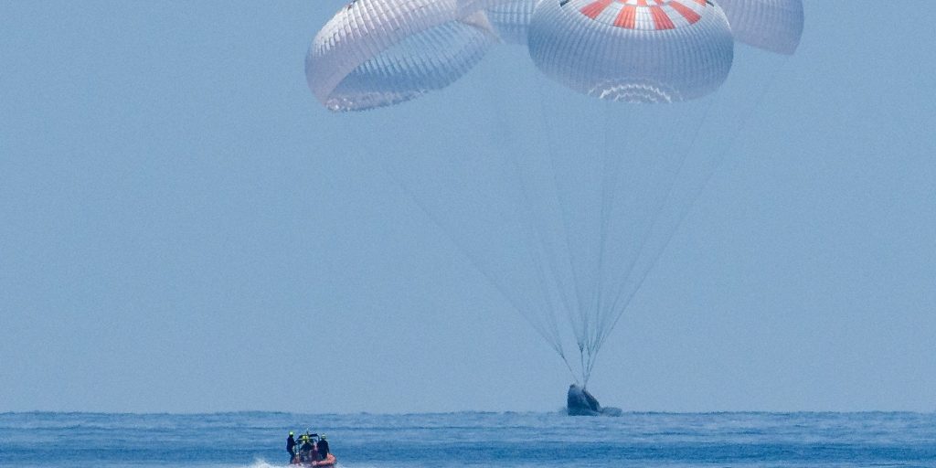 De SpaceX Crew Dragon Endeavour is zondag veilig neergekomen in de Golf van Mexico. Dat gebeurde voor de kust van Pensacola in de staat Florida.