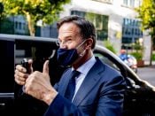 Premier Mark Rutte met mondkapje tijdens de EU-top in Brussel van eind juli 2020.