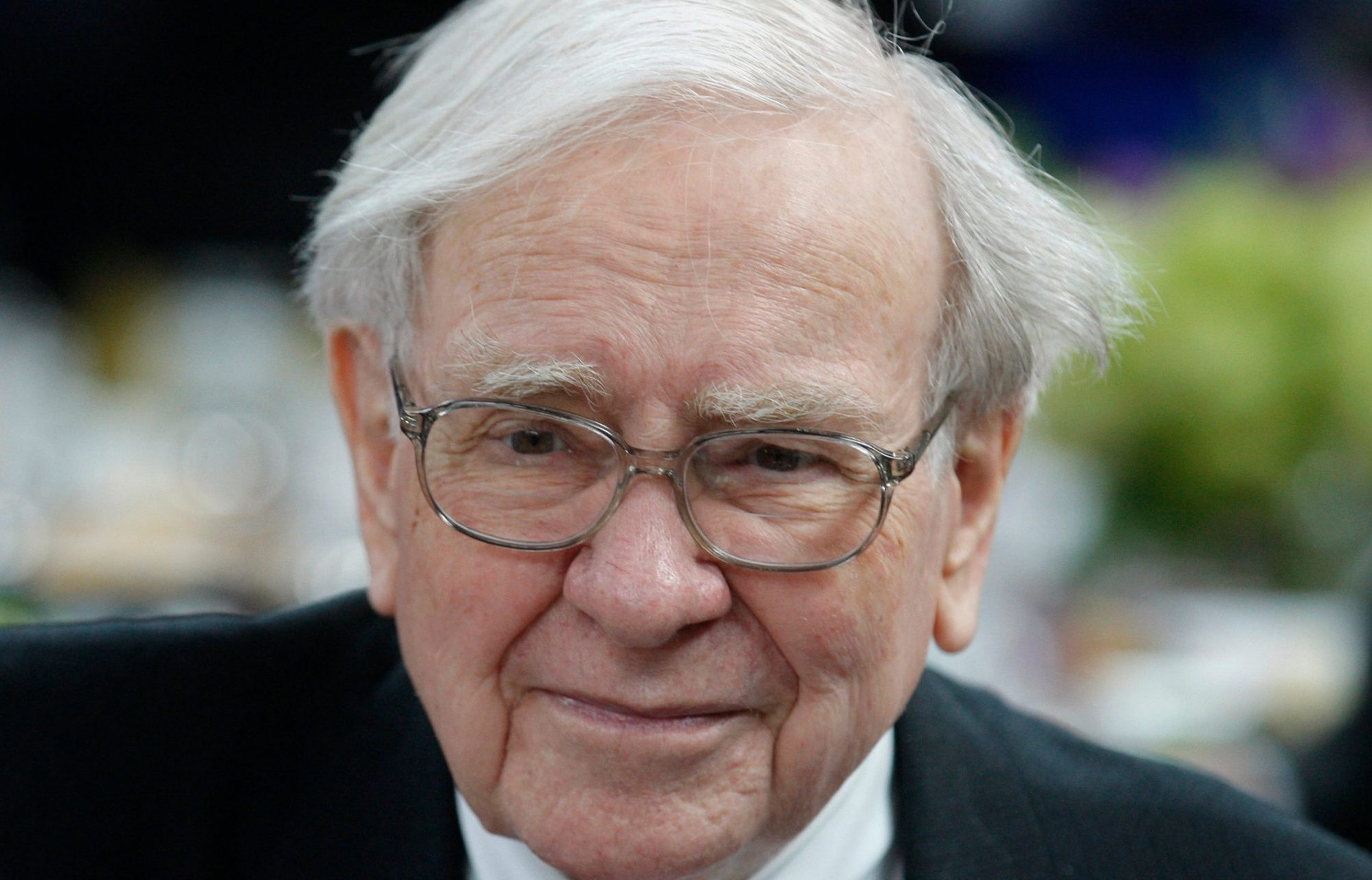 Berkshire Hathaway kampt met het probleem dat het bedrijf simpelweg te veel geld heeft om te investeren, terwijl Buffett kennelijk te weinig aantrekkelijke kansen ziet.
