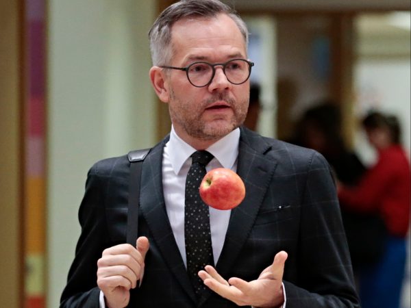 Foto: Michael Roth, de Duitse staatssecretaris van Europese Zaken. Bron: EPA/Olivier Hoslet Foto: Michael Roth, de Duitse staatssecretaris van Europese Zaken. Bron: EPA/Olivier Hoslet