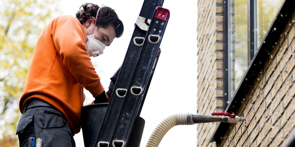 Er gaan vaak jaren overheen voordat de besparingen die groene maatregelen als een warmtepomp, zonnepanelen en het afsluiten van gas opleveren zich uitbetalen. Dit zijn mogelijkheden voor subsidie