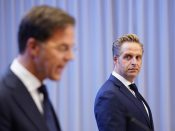 Premier Mark Rutte en minister Hugo de Jonge (Volksgezondheid, Welzijn en Sport) tijdens een persconferentie over de huidige stand van zaken omtrent het coronavirus in Nederland.