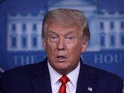 Donald Trump tijdens een persconferentie in het Witte Huis