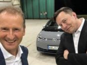 Volkswagen-topman Herbert Diess (L) en Tesla-baas Elon Musk.