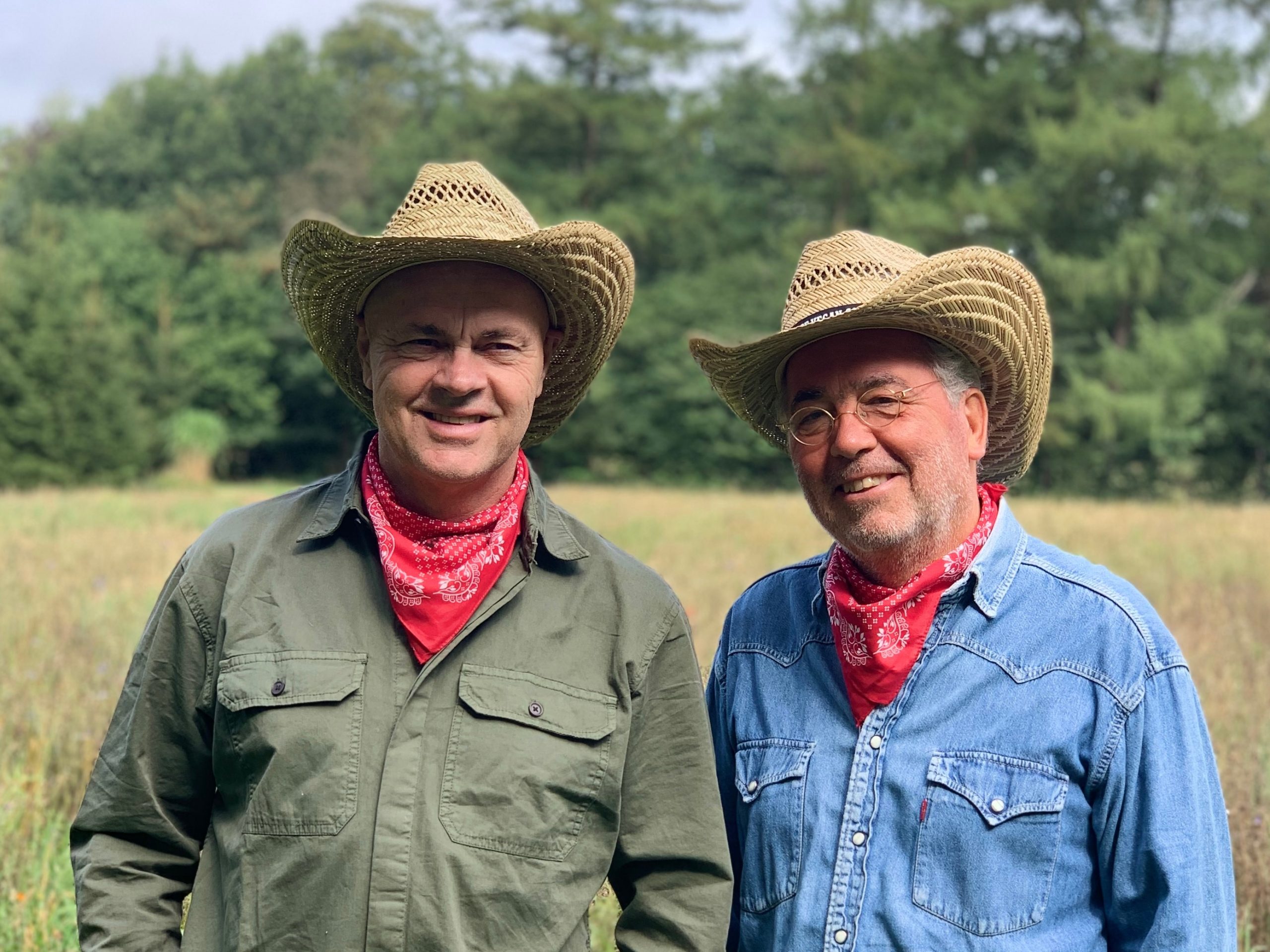 Jaap Korteweg (L) en Niko Koffeman willen met Those Vegan Cowboys melk maken van gras zonder koe.