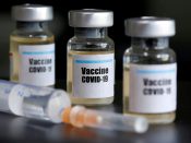 Het vaccin van het Britse AstraZeneca dat in samenwerking met de Universiteit van Oxford is ontwikkeld, kan de eerste coronakandidaat worden die het EU-proces voor goedkeuring ondergaat.